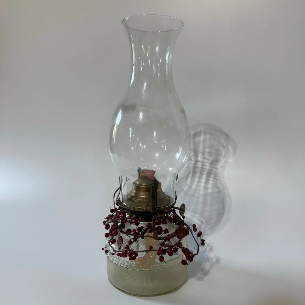 Vintage Eagle Oil Lamp Clear w/ Chimney Shade
